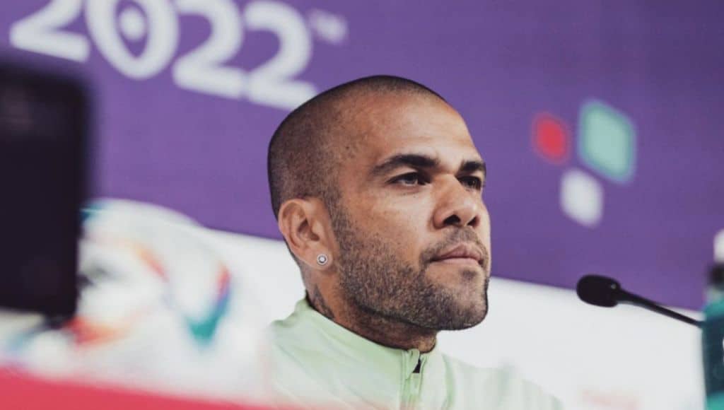 Veja tudo sobre Daniel Alves liberdade condicional e as últimas notícias sobre a soltura. (Imagem: Poder360).