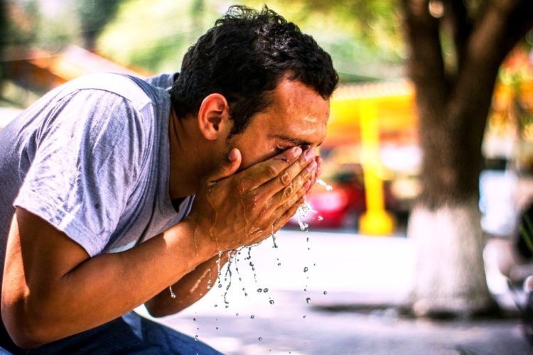 Calor extremo pode trazer sérios problemas à saúde. (Fonte: Reprodução Google)
