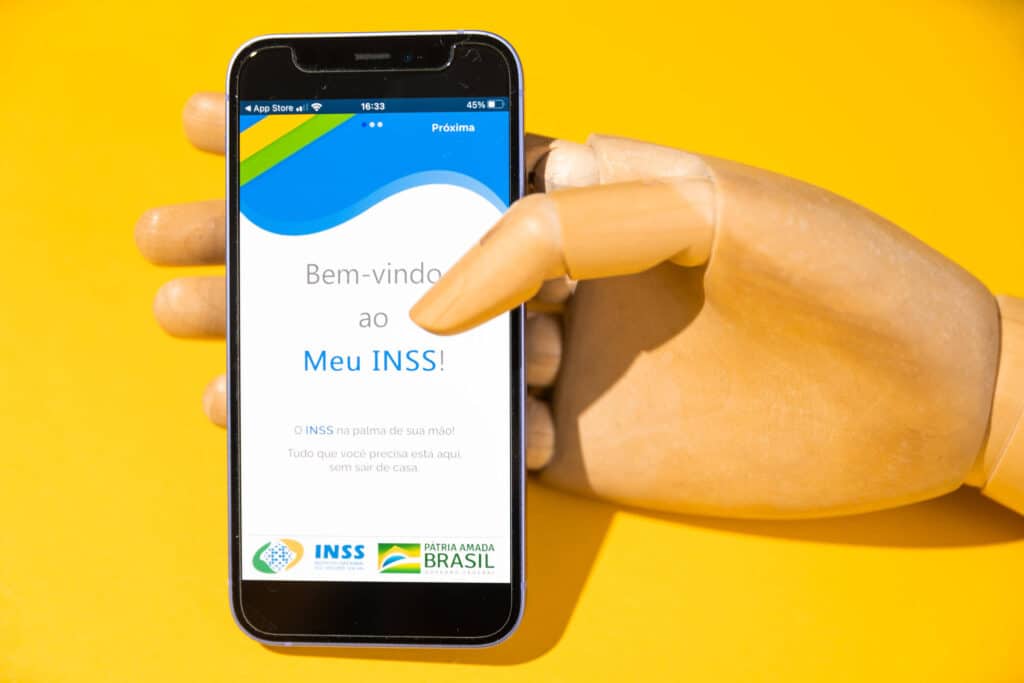 Inteligência Artificial na análise de benefícios do INSS para aposentados e pensionistas. (Fonte: Reprodução Google).