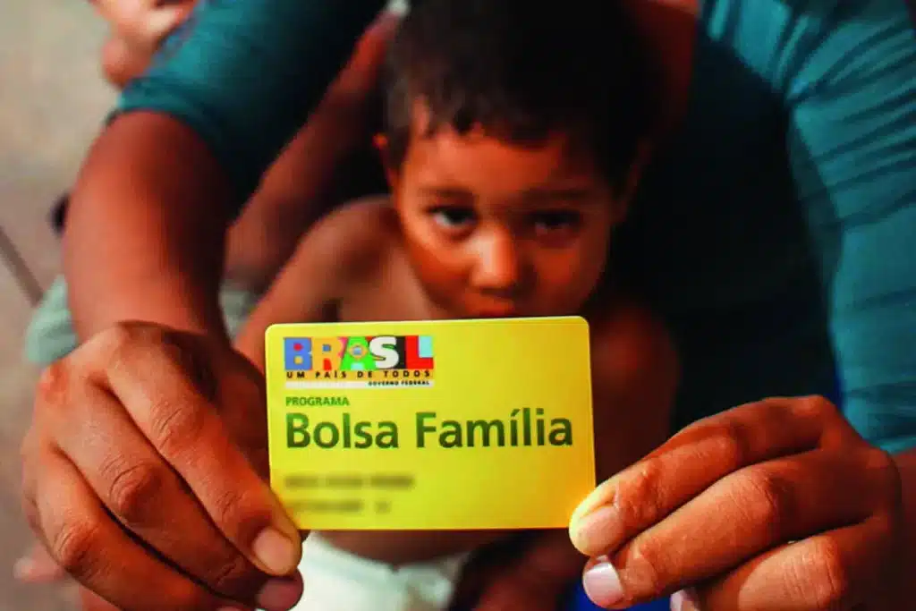Bolsa Família faz pagamento nno pix de 600 reais. CONFIRA! (Fonte: Edição / Diário Oficial Notícias)