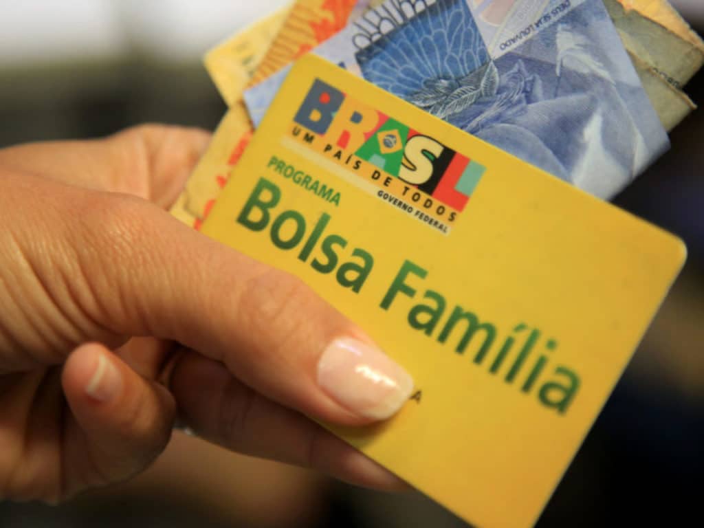 Veja como receber até 850 reais no Bolsa Família