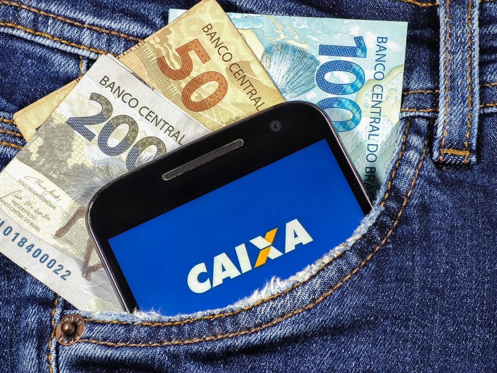 A Caixa Econômica Federal está pagando trabalhadores. Entenda de onde vem esse dinheiro e quem tem direito. (Fonte: Reprodução Google)