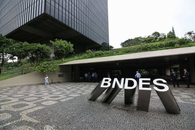 faixada do Banco Nacional de Desenvolvimento Econômico e Social (BNDES)