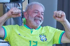 Aposentados e pensionistas do INSS conseguiram mais uma vitória. Lula antecipou benefício importante. Portanto, veja quando receber o pagamento. (Fonte: Edição / Diário Oficial Notícias)