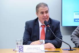 O deputado Jonas Donizette prevê projeto para proibir débito da fatura do cartão de crédito. Entenda! (Fonte: Reprodução Google)