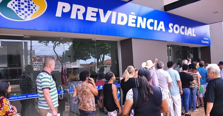 Fila do INSS atrasa concessão de aposentadorias e empata a perícia médica para milhares de pessoas. Veja aqui! (Fonte: Edição / Diário Oficial Notícias)