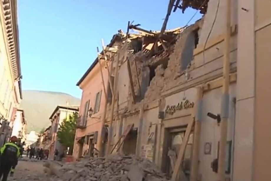 imagem da região de Campi Flegrei após os terremotos