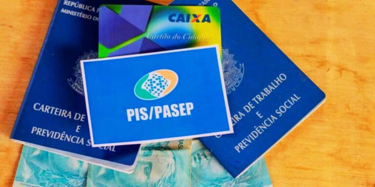 carteira de trabalho ao lado de pis pasep