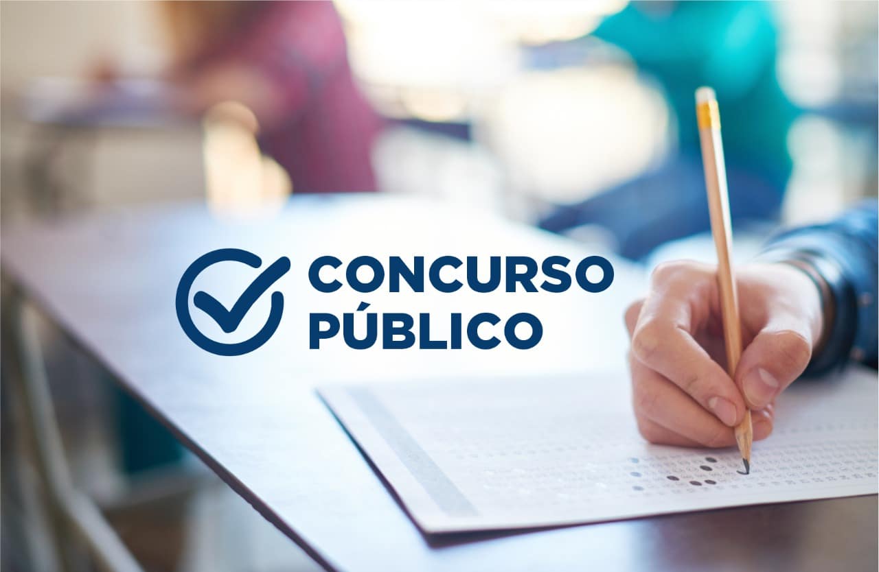 imagem com uma pessoa fazendo prova para falar sobre a ampliação das cotas em concursos públicos