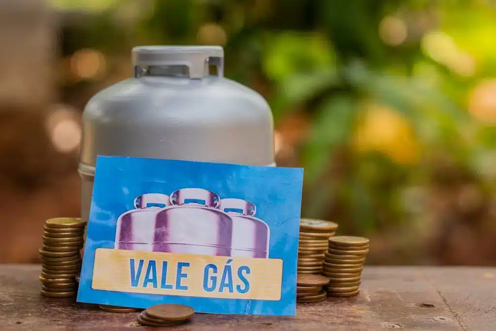 Entenda se pagamento do vale gás vai acontecer em maio.