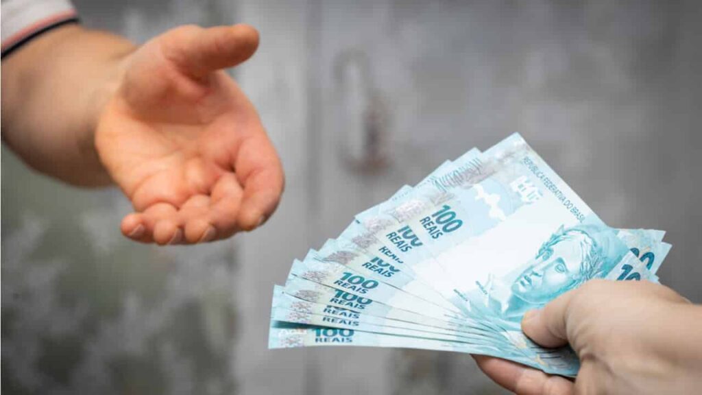 Funcionários públicos aproveitam suspensão dos consignados por 120 dias!
