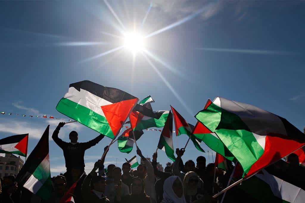 imagem da comemoração dos palestinos pelo reconhecimento da Palestina como Estado Independente.