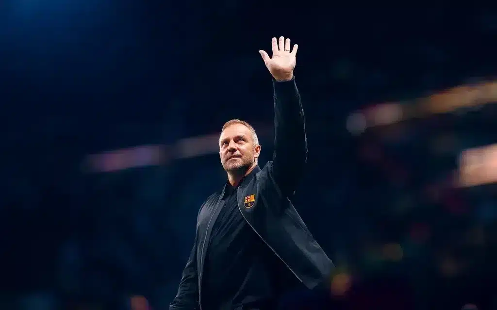 Flick, novo técnico do time Barcelona. (Fonte: Reprodução Google).