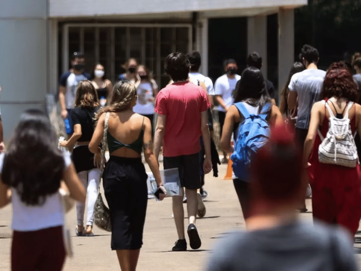 Número de jovens que não trabalham nem estudam vem crescendo no Brasil