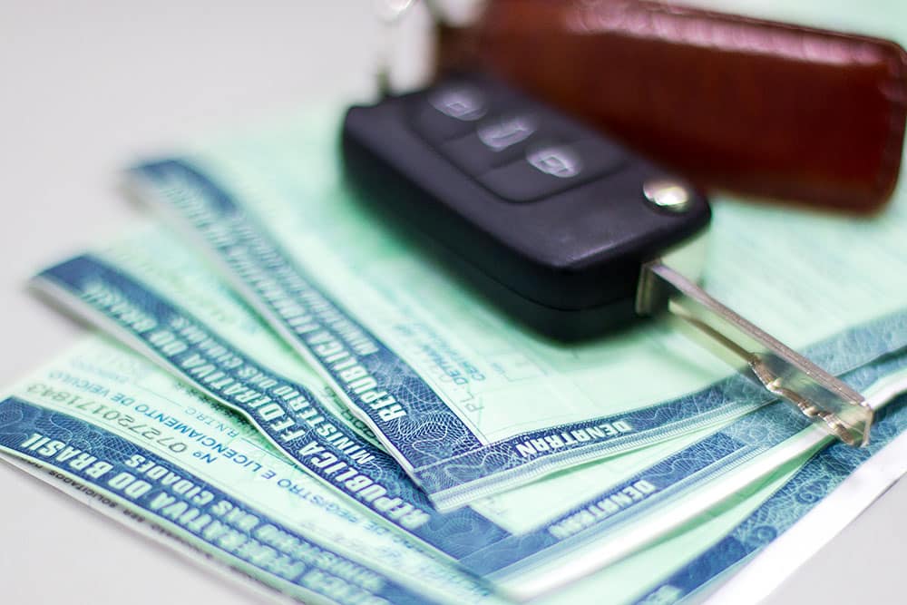 Conheça as penalidades as quais o condutor está sujeito devido ao IPVA atrasado.