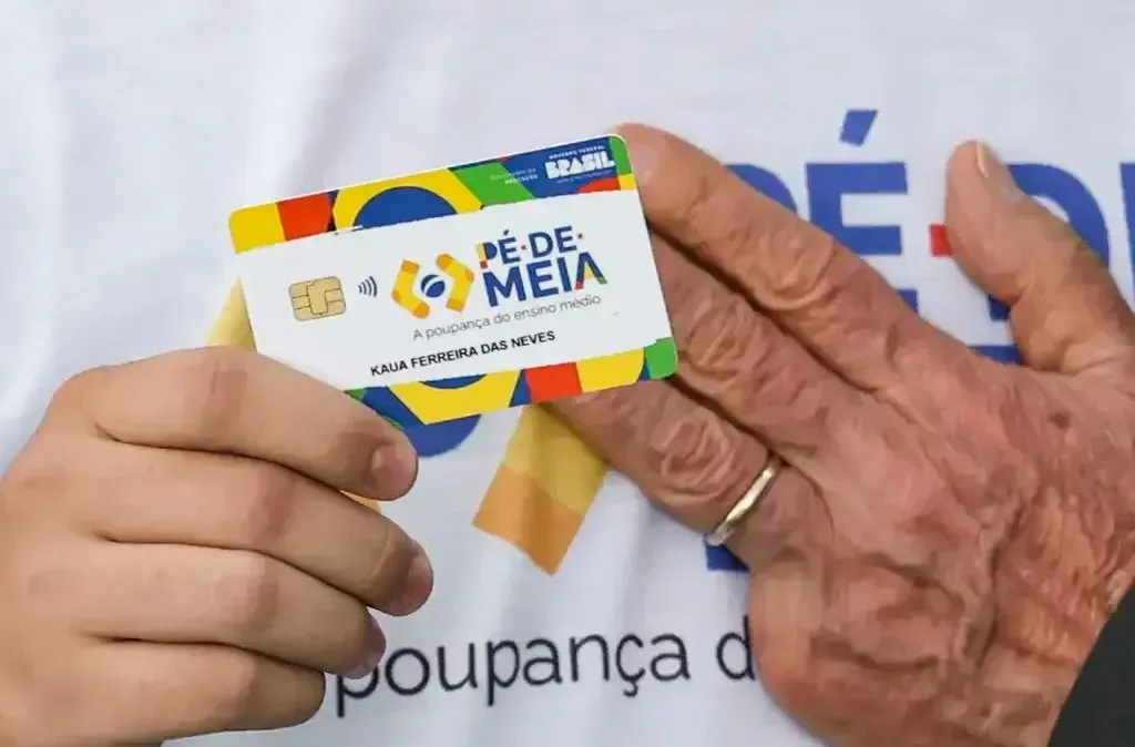 Cartão do programa pé-de-meia. (Fonte: Reprodução Google).