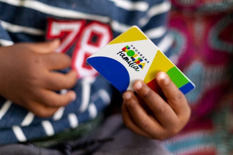 O incrível investimento de R$ 14,23 bilhões no programa Bolsa Família em junho muda a vida de 20,8 milhões de famílias brasileiras.