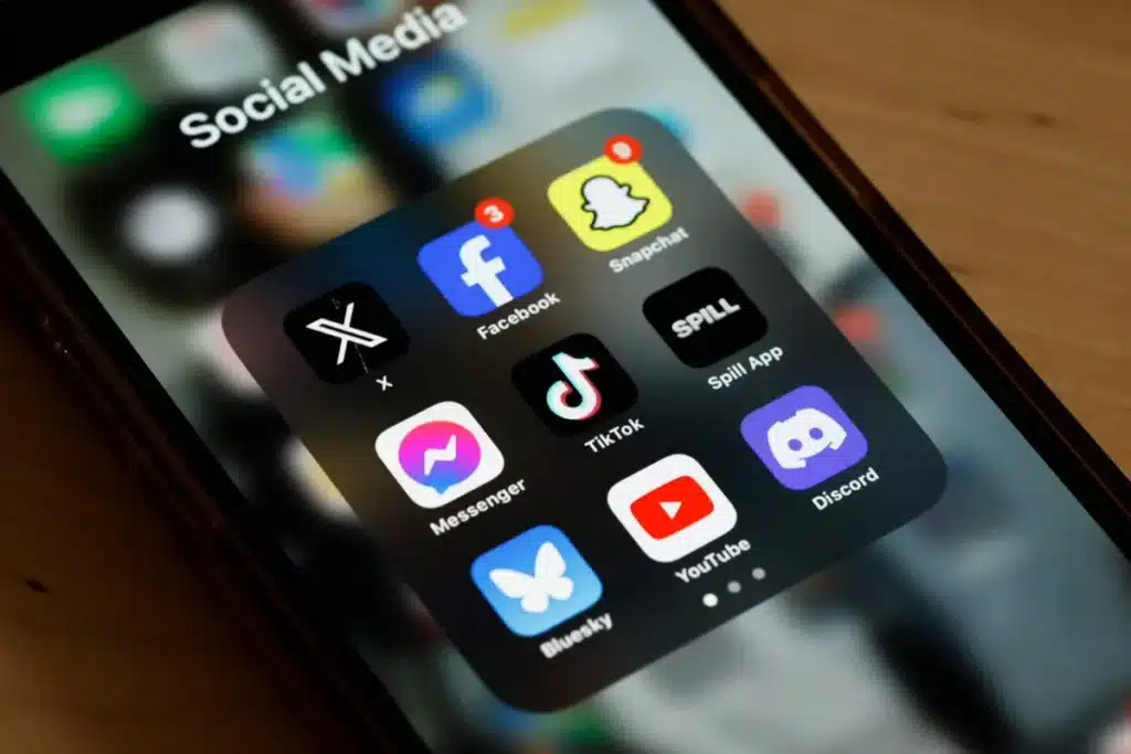 Câmara dos Deputados cria grupo para regular Redes Sociais