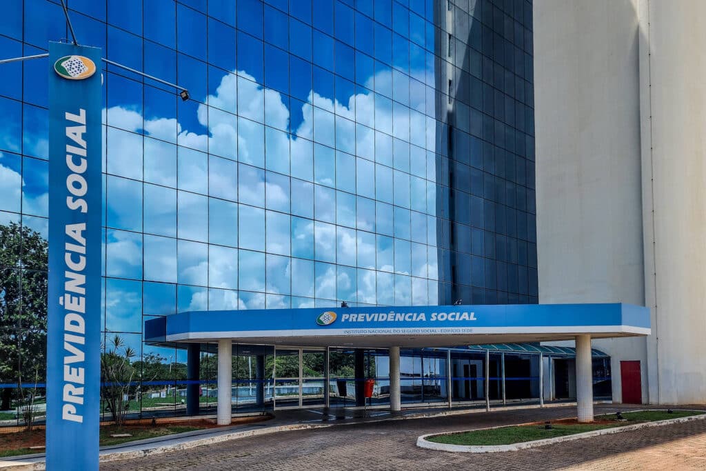 TCU determina que INSS realize bloqueio de novos descontos!