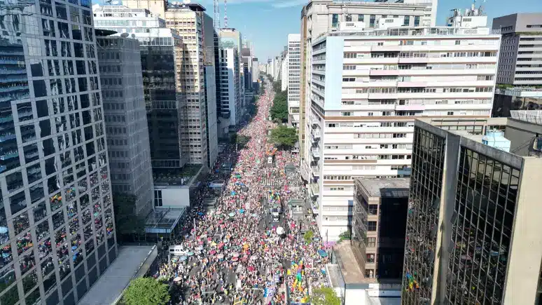 28ª edição da Parada do Orgulho LGBT+. (Fonte: Reprodução Google).