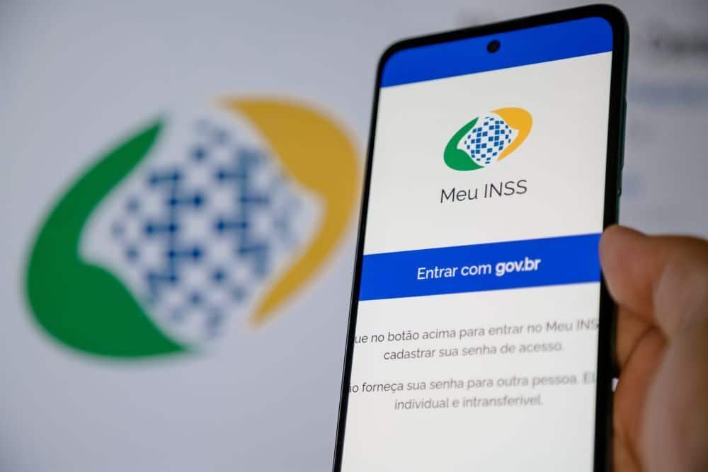 celular aberto no meu inss