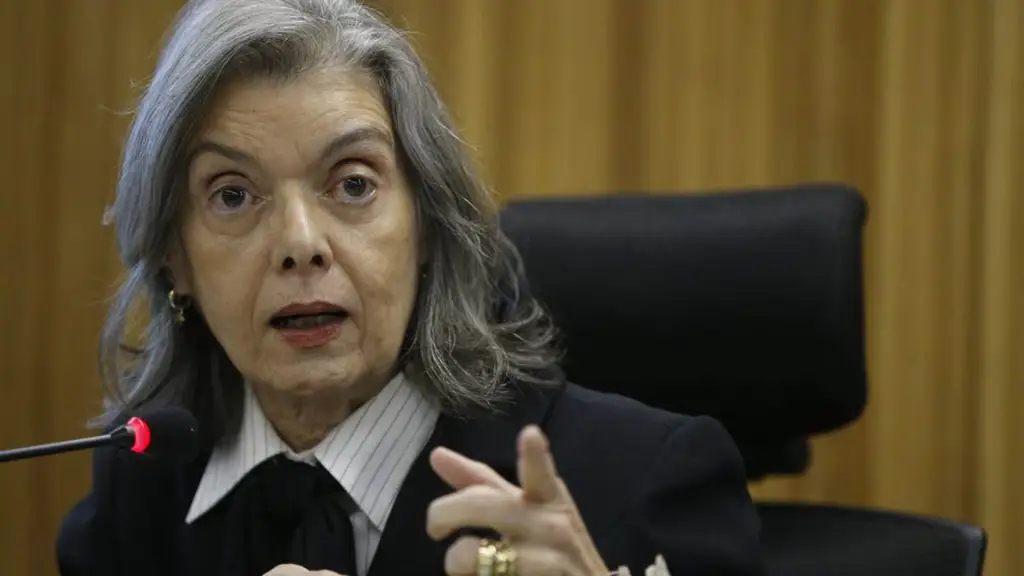 No Tribunal Superior Eleitoral, Cármen Lúcia está empenhada em assegurar a liberdade de voto nos estabelecimentos prisionais. (Fonte: Reprodução Google)
