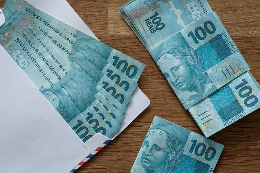 cédulas de 100 reais