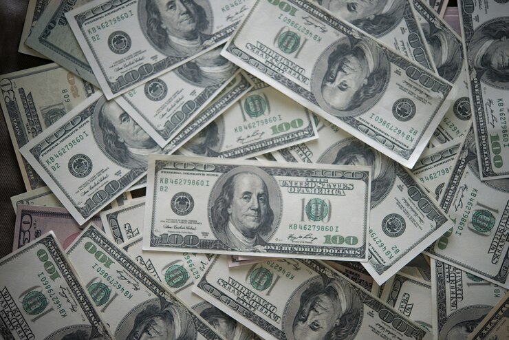 Entenda a Influência do Dólar na Economia e Como Se Proteger da Inflação