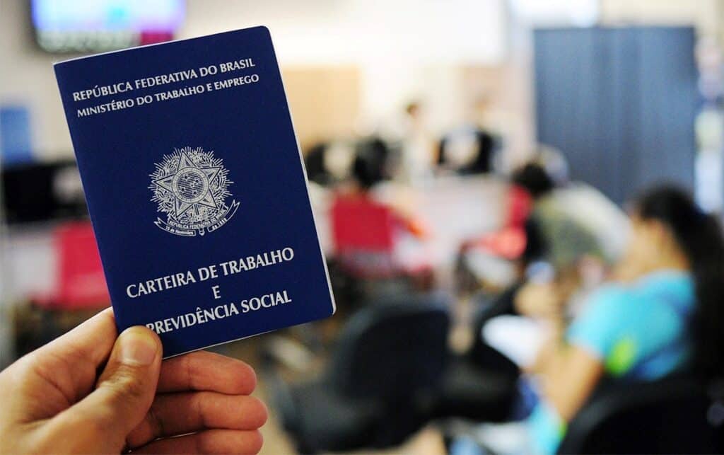 Mercado de trabalho brasileiro tem números históricos