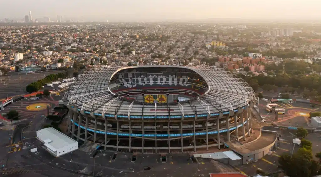 Estádio Azteca receberá a abertura da Copa do Mundo de 2026. (Fonte: Reprodução Hector Vivas/Getty Images).