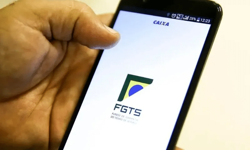Trabalhadores reclamam de saldo bloqueado do FGTS 