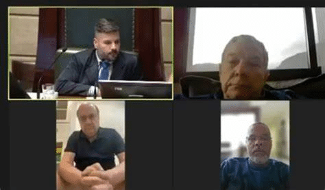 Vereador apareceu sem calças durante Sessão Plenária