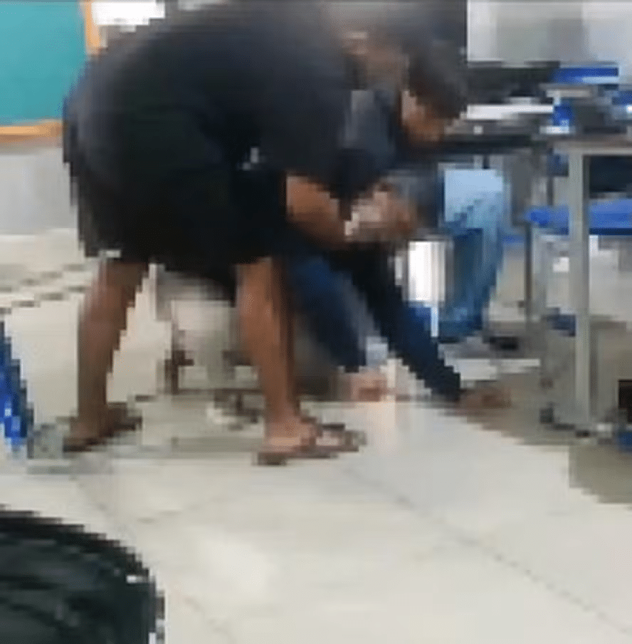 Aluno agride professor com mata-leão