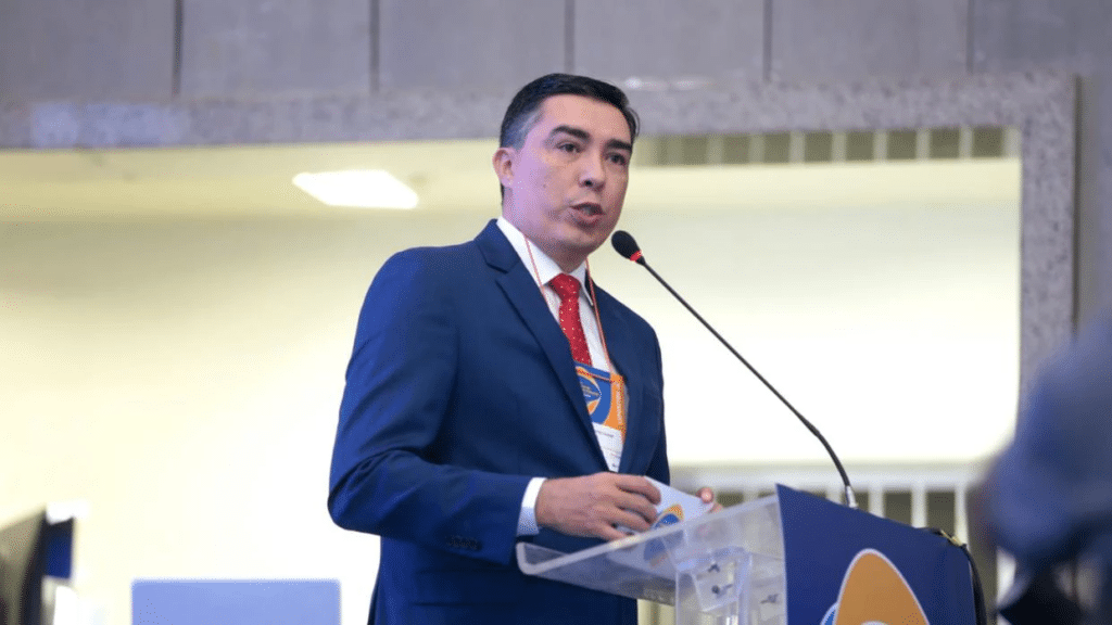 Presidente da Aprece em Seminário dos Gestores Públicos