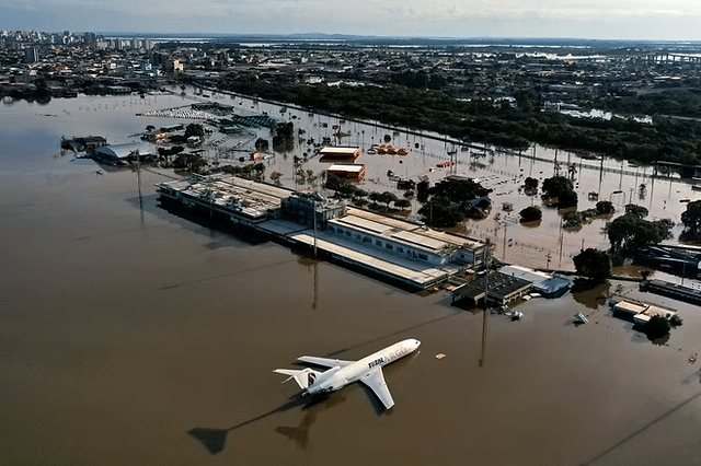 Reabertura do aeroporto de Porto Alegre vai demorar mais do que previsto. 