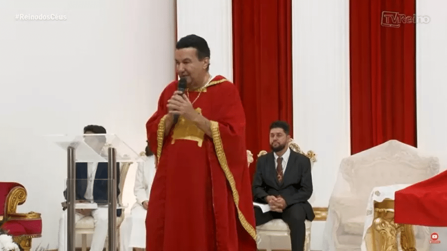 Apóstolo disse que a mulher deve "dar para o homem" mesmo se não quiser transar