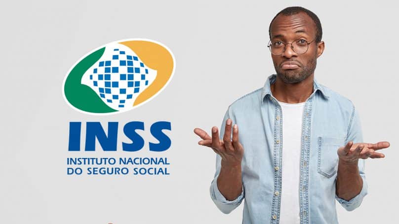 homem fazendo sinais com as mãos de que não sabe