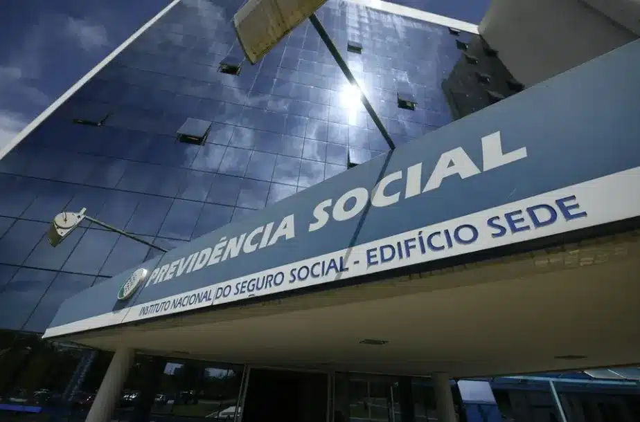 Supremo determina pagamento ao INSS sobre o terço de férias de trabalhadores.