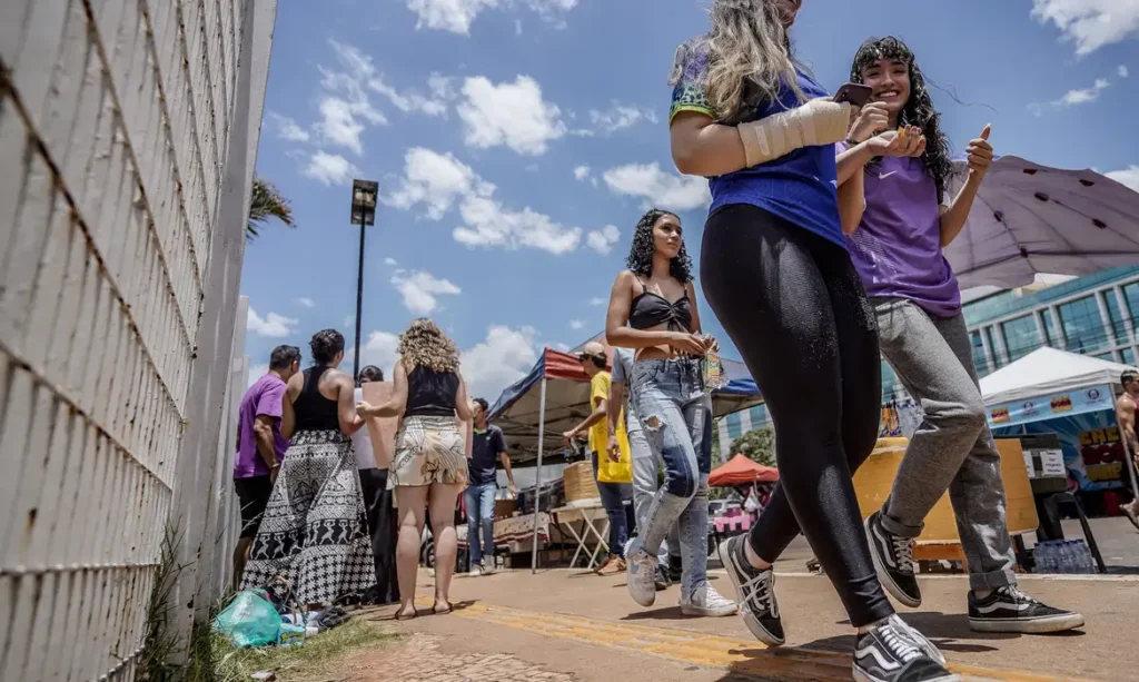 Últimas horas para se inscrever no Enem 2024! Não perca o prazo: 7 de junho. Provas em 3 e 10 de novembro. Mantenha-se atento às palavras-chave: #Enem #Inscrição #EnsinoMédio #Sisu #ProUni. Boa sorte a todos!