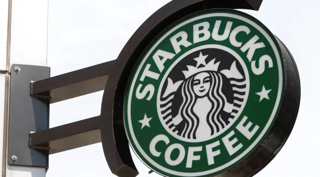 Placa da Starbucks. (Fonte: REUTERS/Chip East)