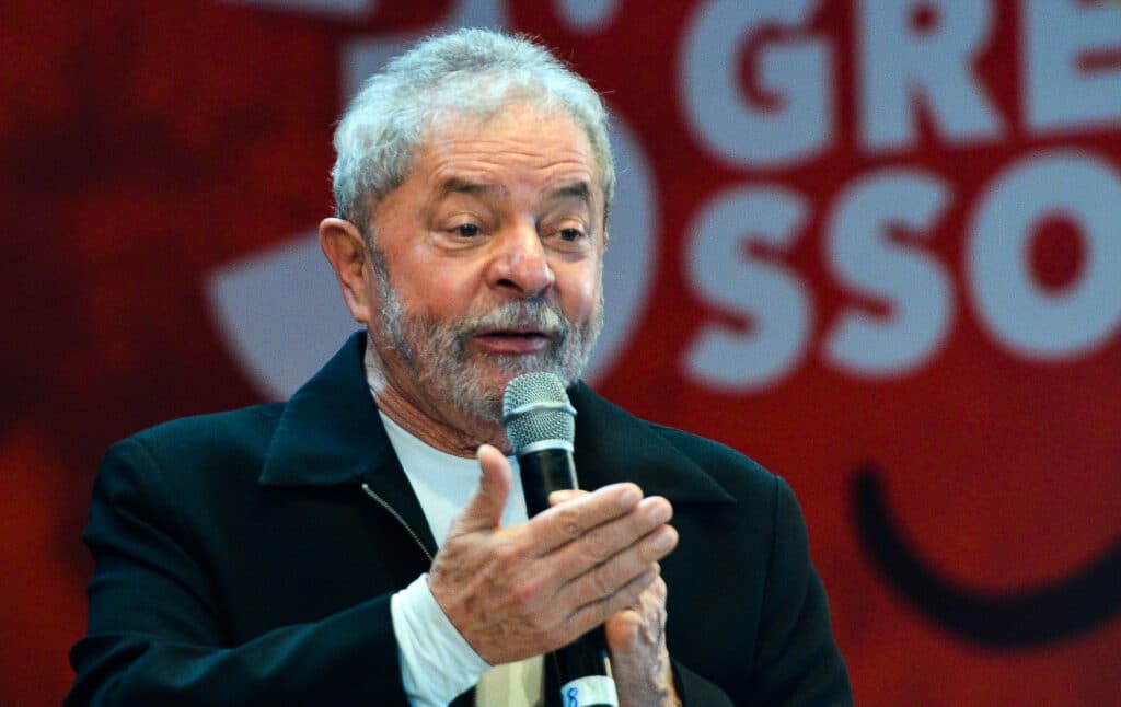 Lula fala sobre a antecipação do abono salarial para 2025