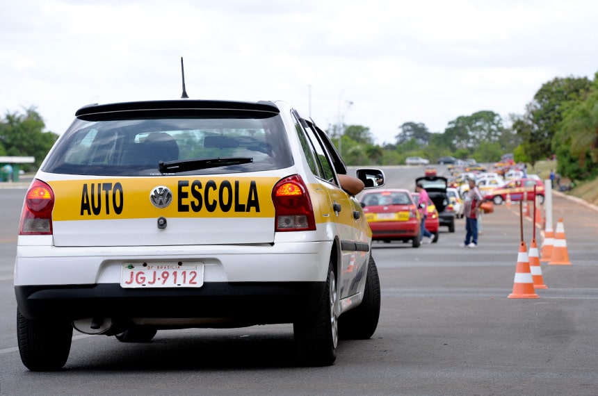 Lula coloca LIMITE de idade em carros de autoescola