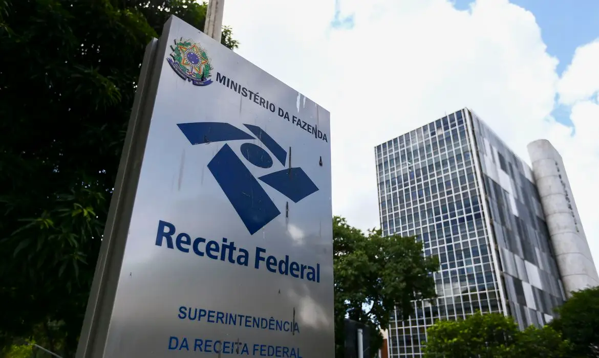 Atenção Empresarial: Riscos de Inadimplência Fiscal com Importação de Serviços