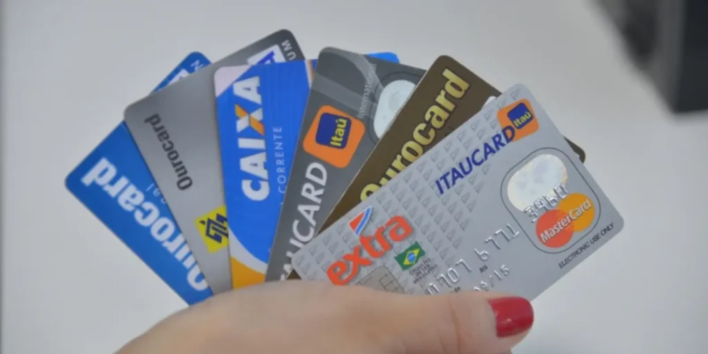 Saiba qual cartão pode ser aprovado para você, mesmo com nome sujo
