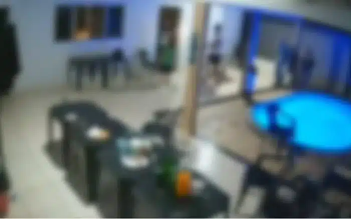 Veja agora o momento em que homem mata irmão PM a tiros em aniversário