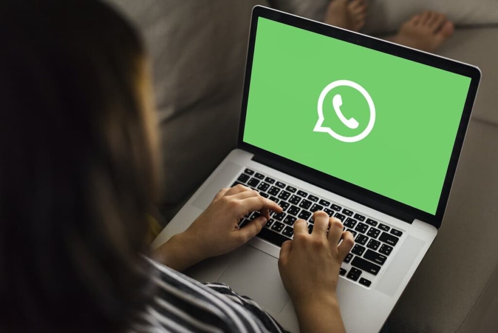 computador aberto no whatsapp
