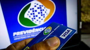Reajustes Salariais e Crédito Consignado