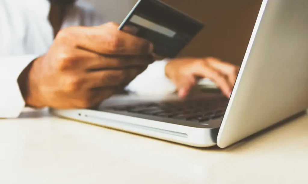 NOVA LEI DO CARTÃO DE CRÉDITO! Mudanças podem te beneficiar