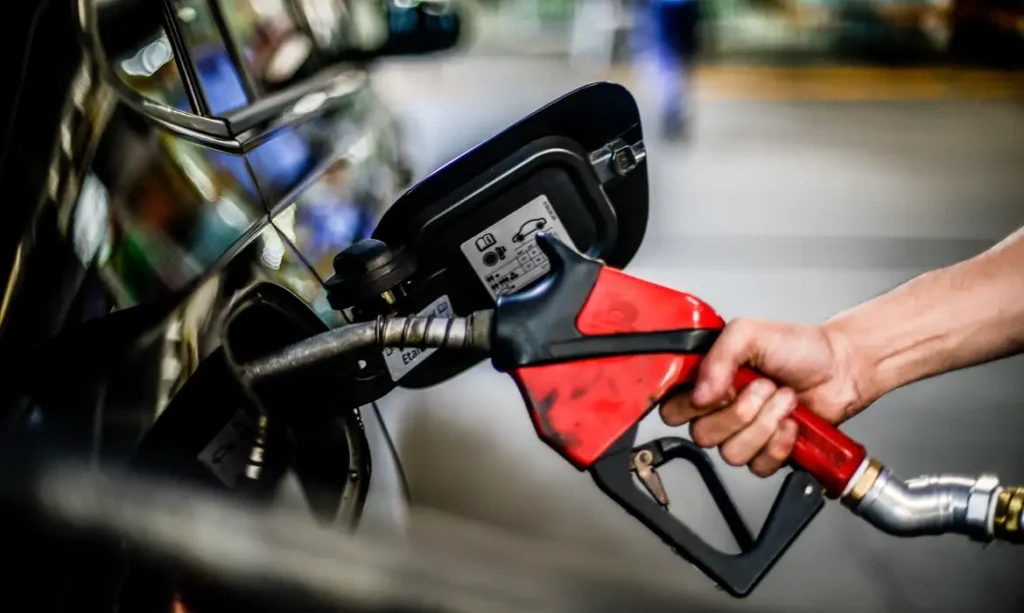 Gasolina vai ficar mais cara com Dolar alto. Foto: AB