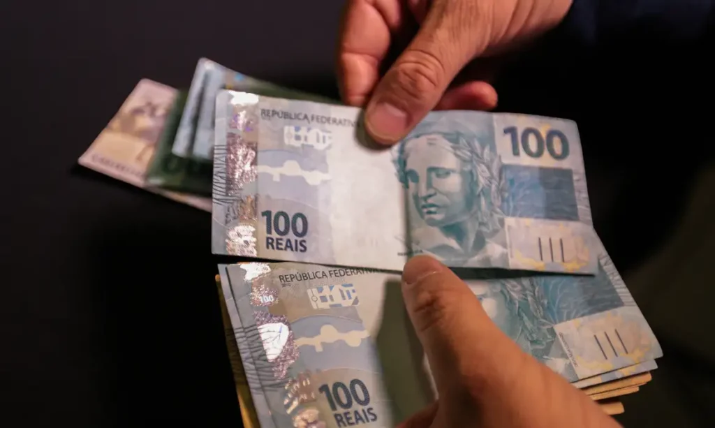 FGTS Lucrou e Vai Distribuir BILHÕES - Foto: Reprodução